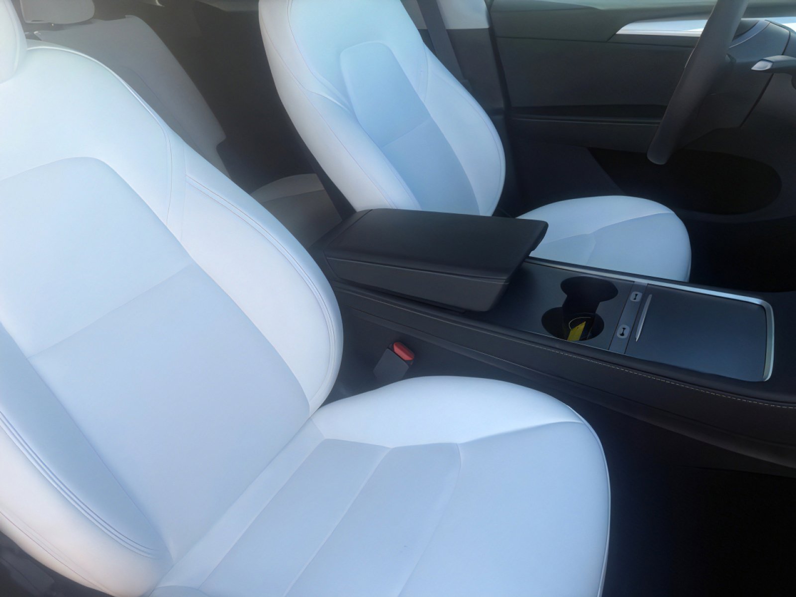 Used 2024 Tesla Model Y Performance image 10