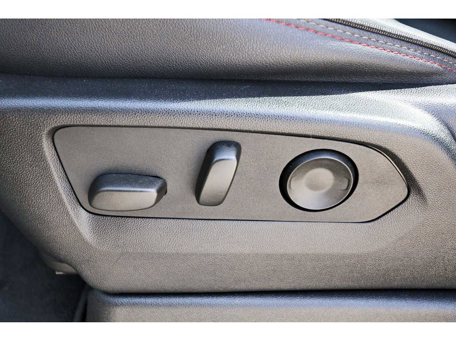 Used 2025 Chevrolet Tahoe RST w/ Comfort Package image 28