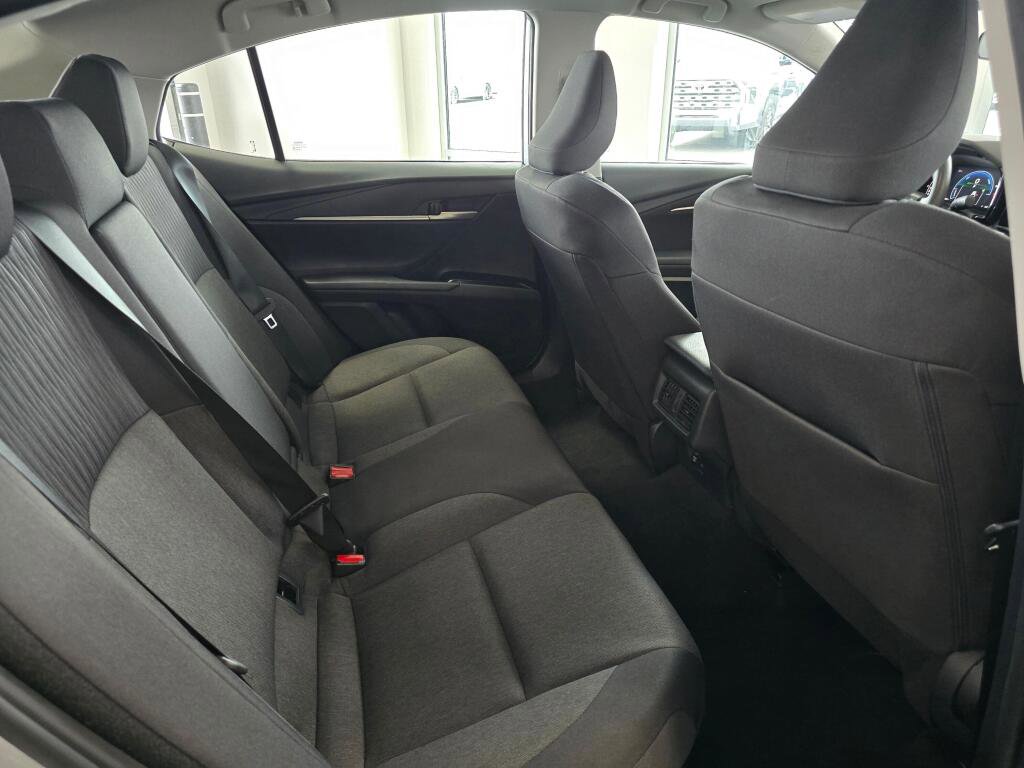 Used 2025 Toyota Camry LE FWD image 41