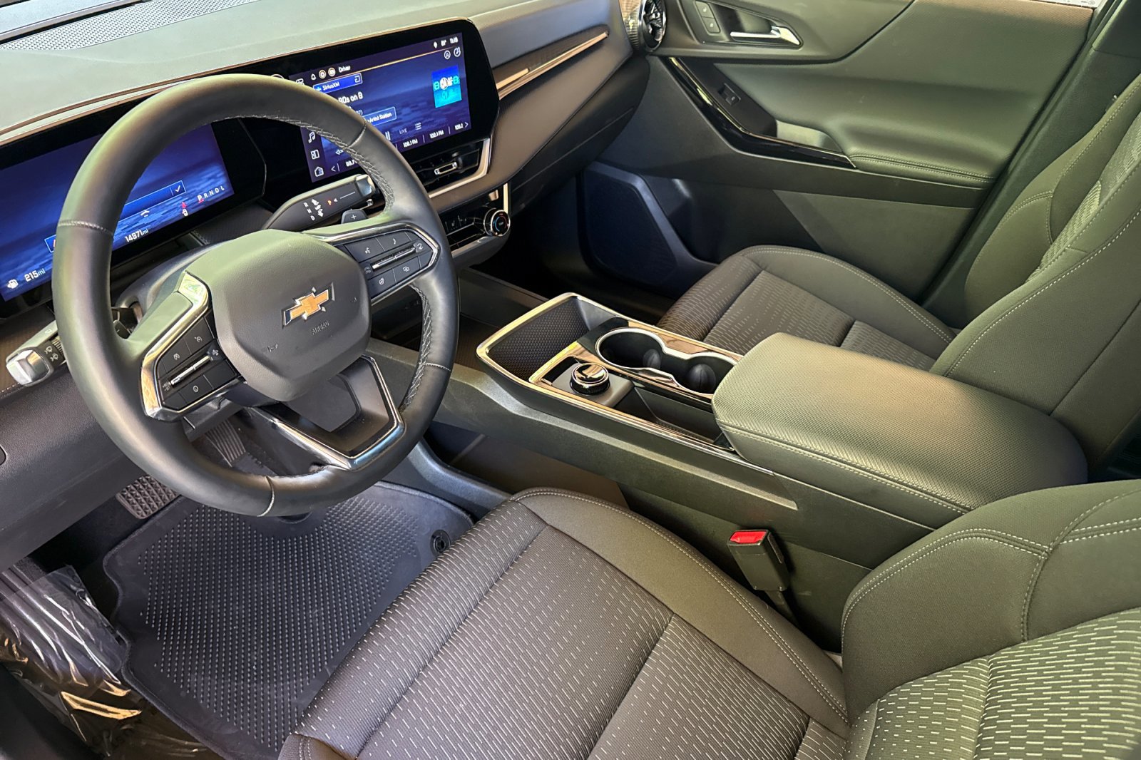 Used 2026 Chevrolet Equinox LT AWD/4WD image 11