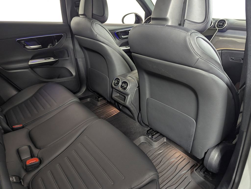 Used 2025 Mercedes-Benz GLC 43 AMG 4MATIC image 33
