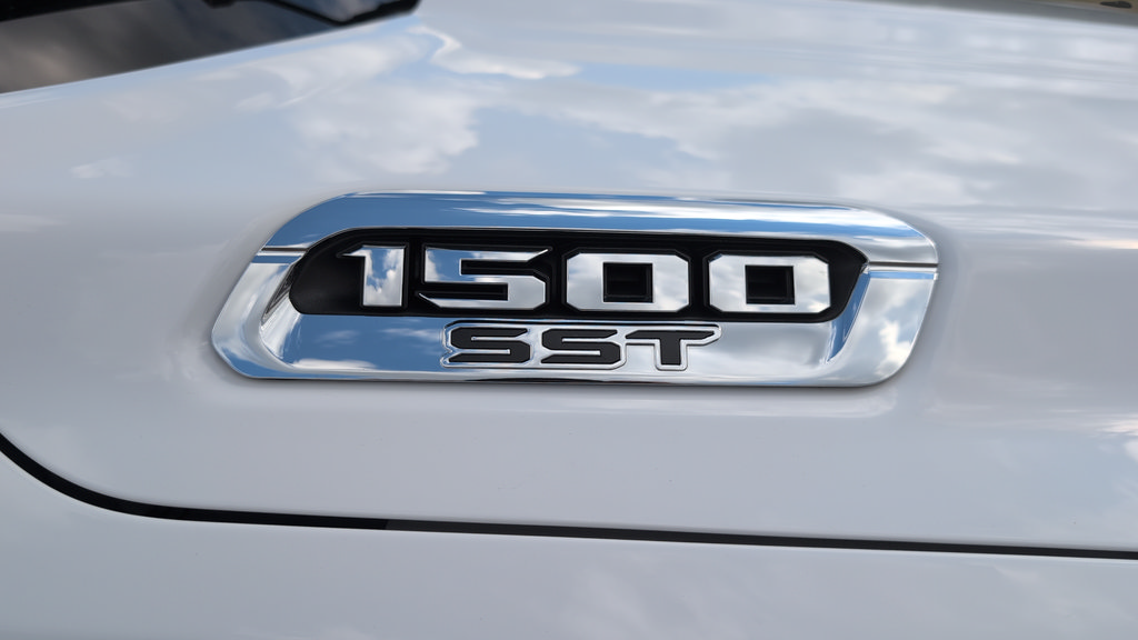 Used 2025 RAM 1500 Laramie AWD/4WD image 34