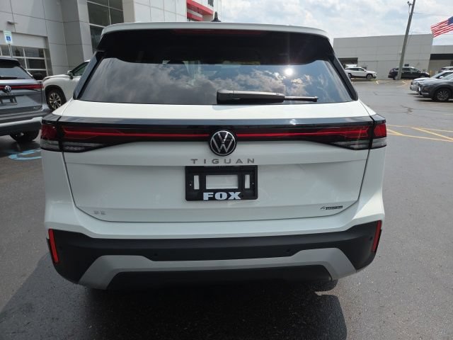 Used 2026 Volkswagen Tiguan SE AWD/4WD image 7