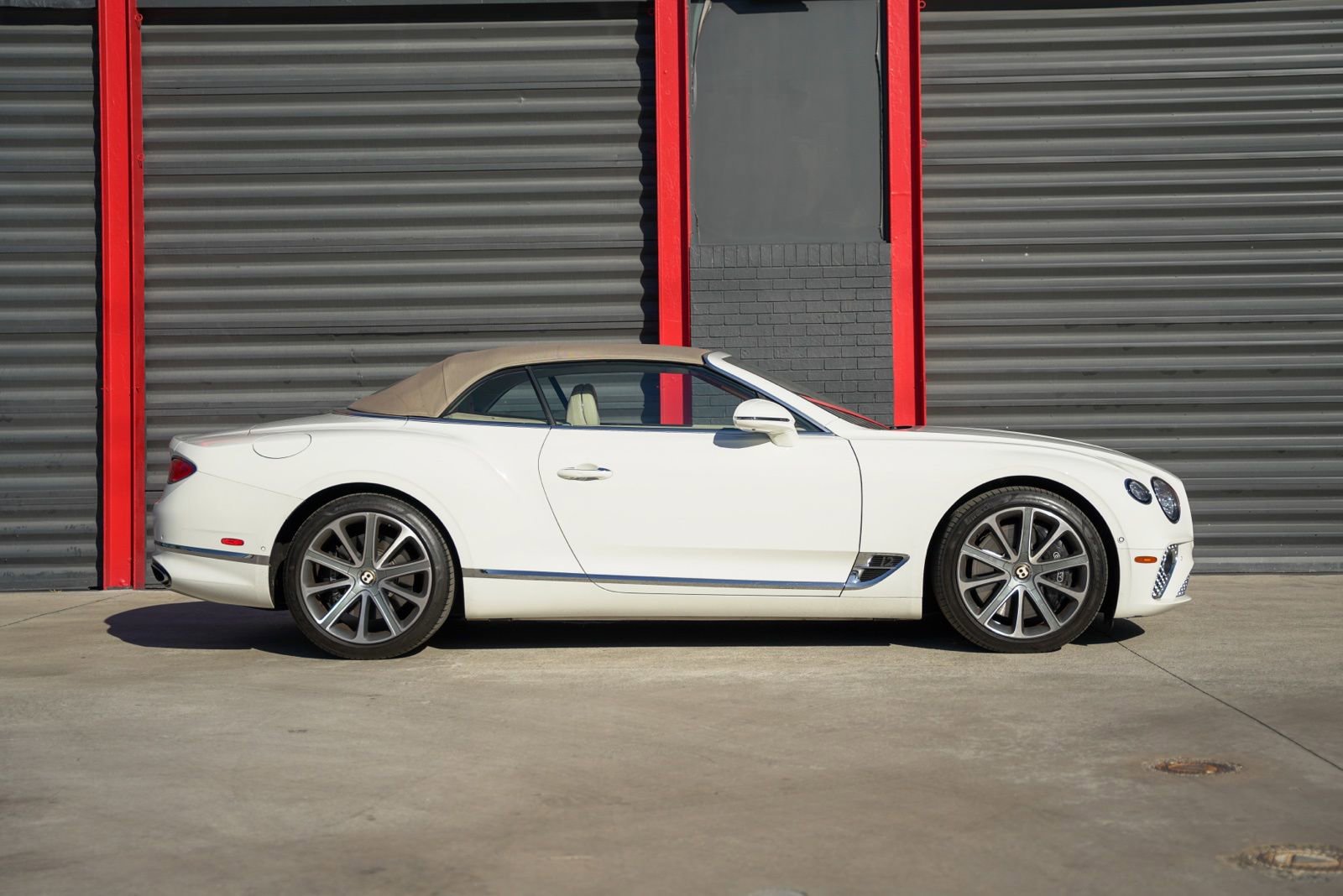 Used 2020 Bentley Continental GT image 5