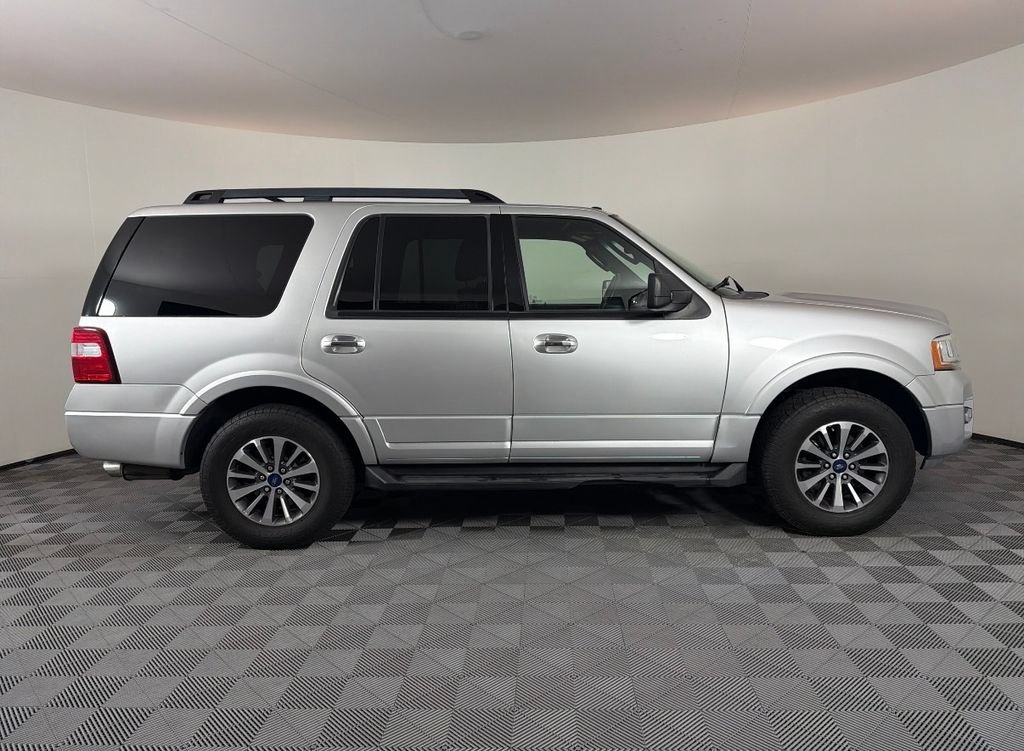 Used 2017 Ford Expedition XLT AWD/4WD image 2