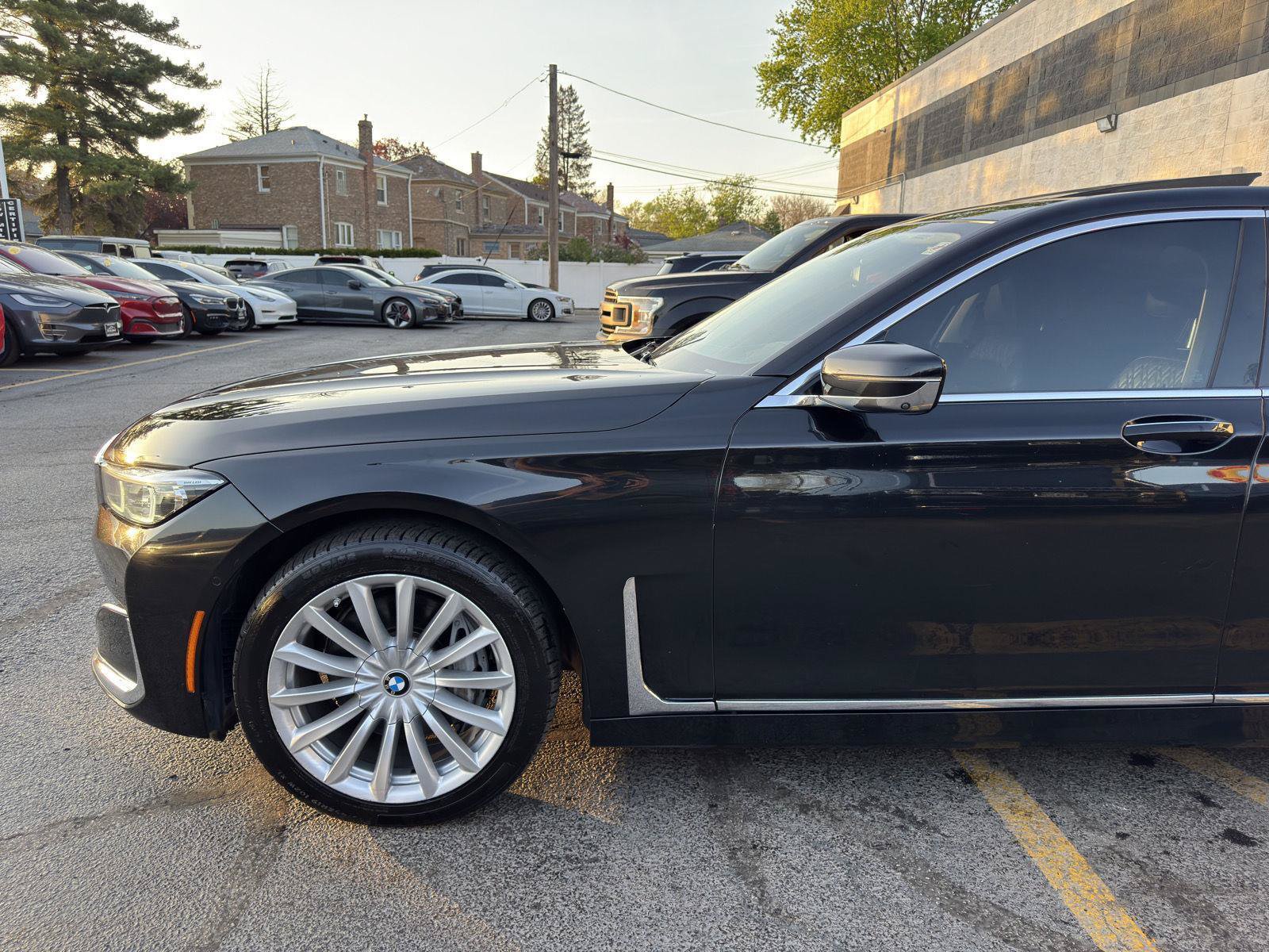 Used 2022 BMW 740i xDrive w/ Premium Package AWD/4WD image 2