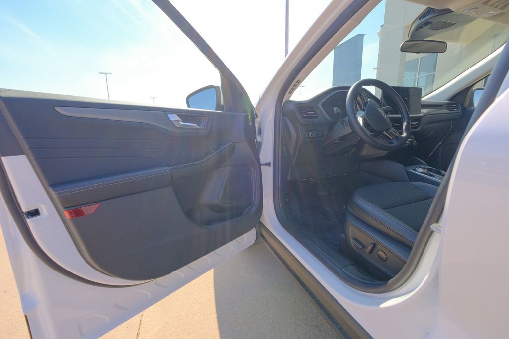 New 2025 Ford Escape SE image 22