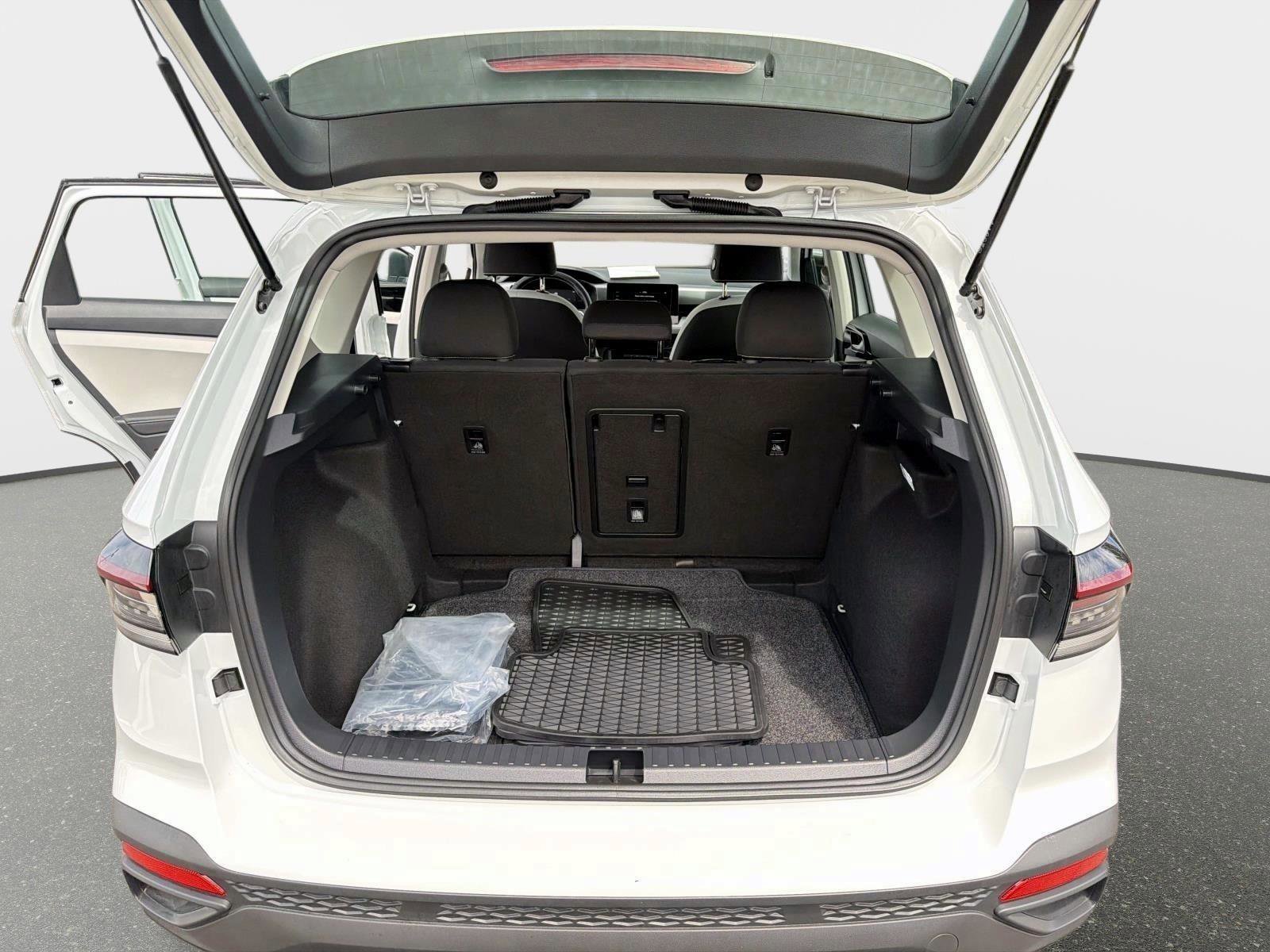 Certified 2025 Volkswagen Taos S image 11