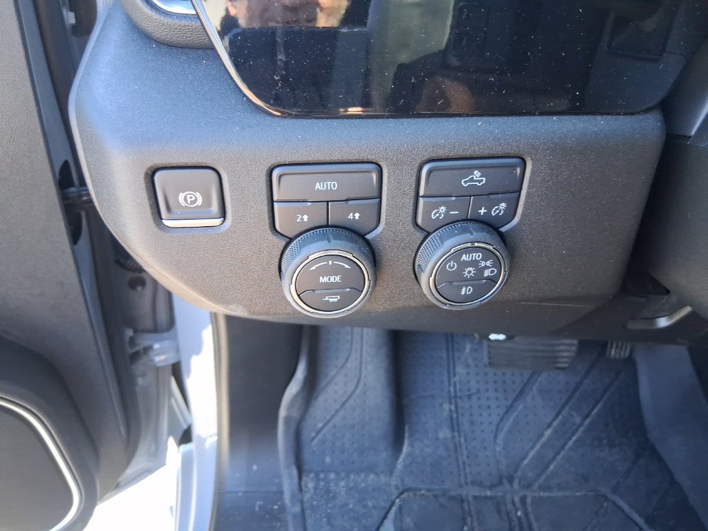 Used 2025 Chevrolet Silverado 1500 RST AWD/4WD image 13