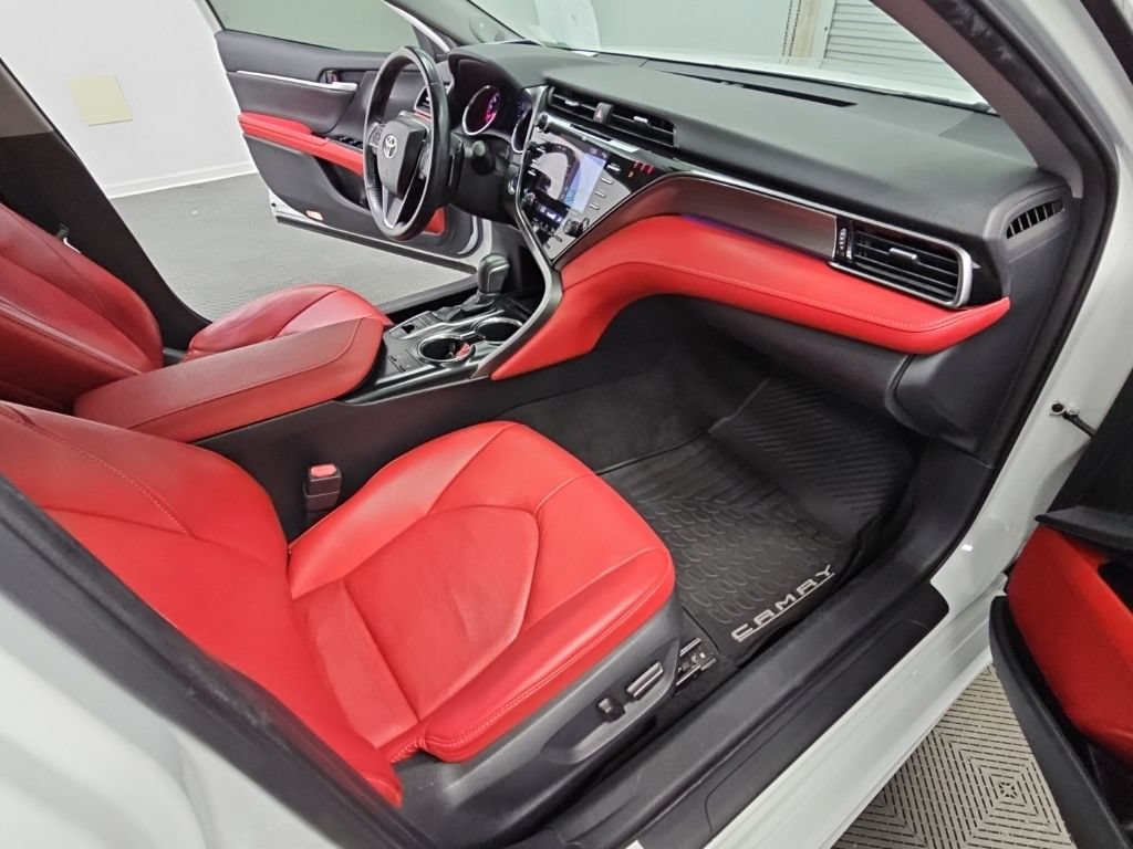 Used 2019 Toyota Camry XSE w/ Navigation Package FWD image 39