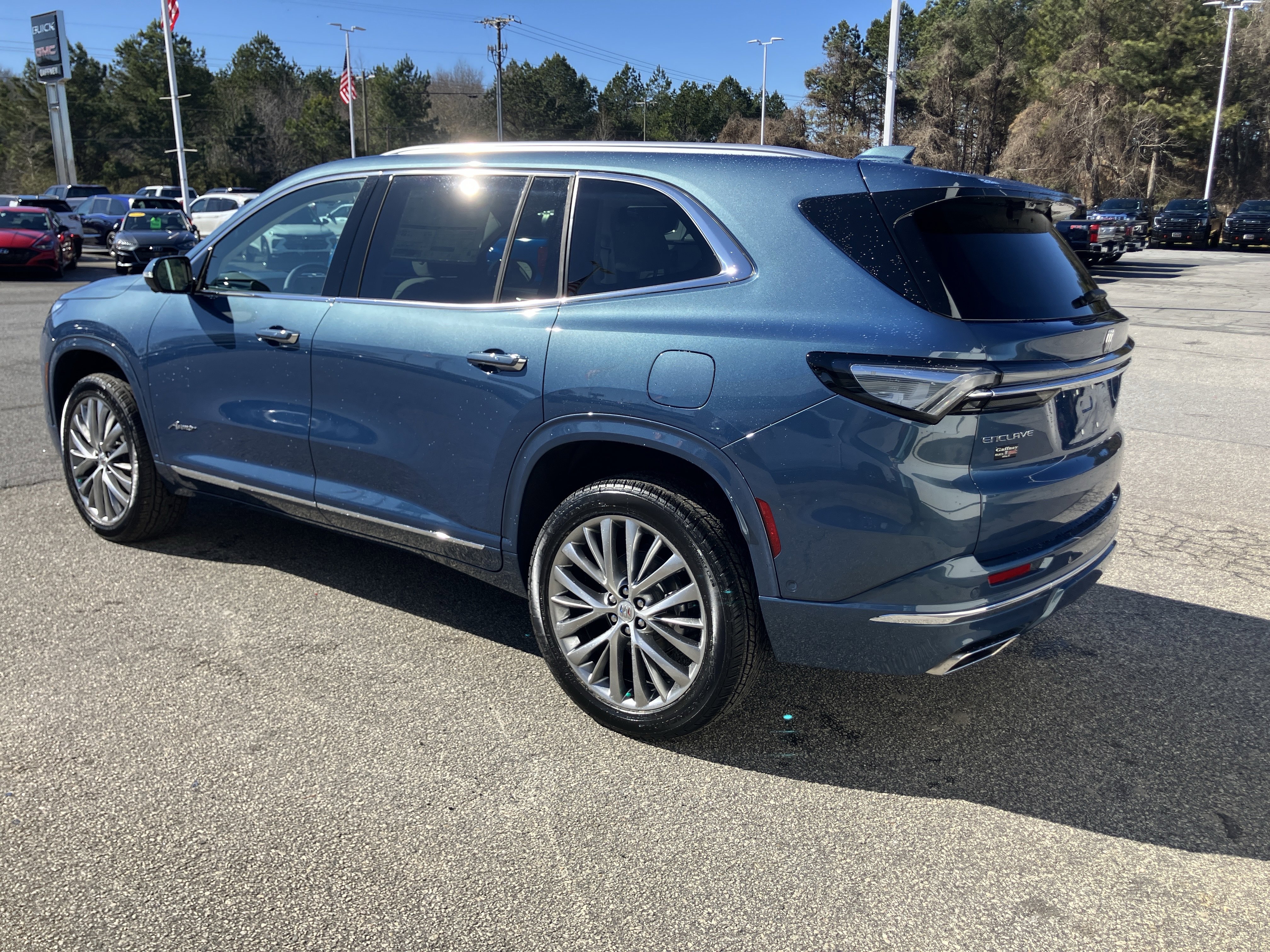New 2026 Buick Enclave Avenir w/ Super Cruise Package image 4