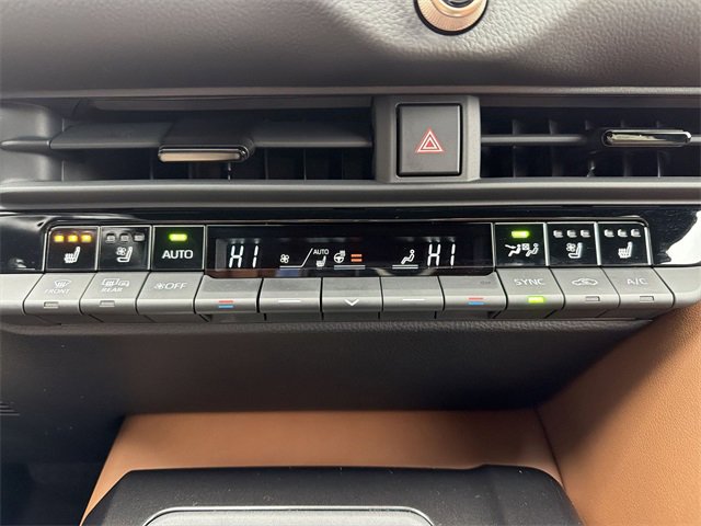 Used 2025 Toyota Crown Signia Limited w/ Advanced Technology Package image 19