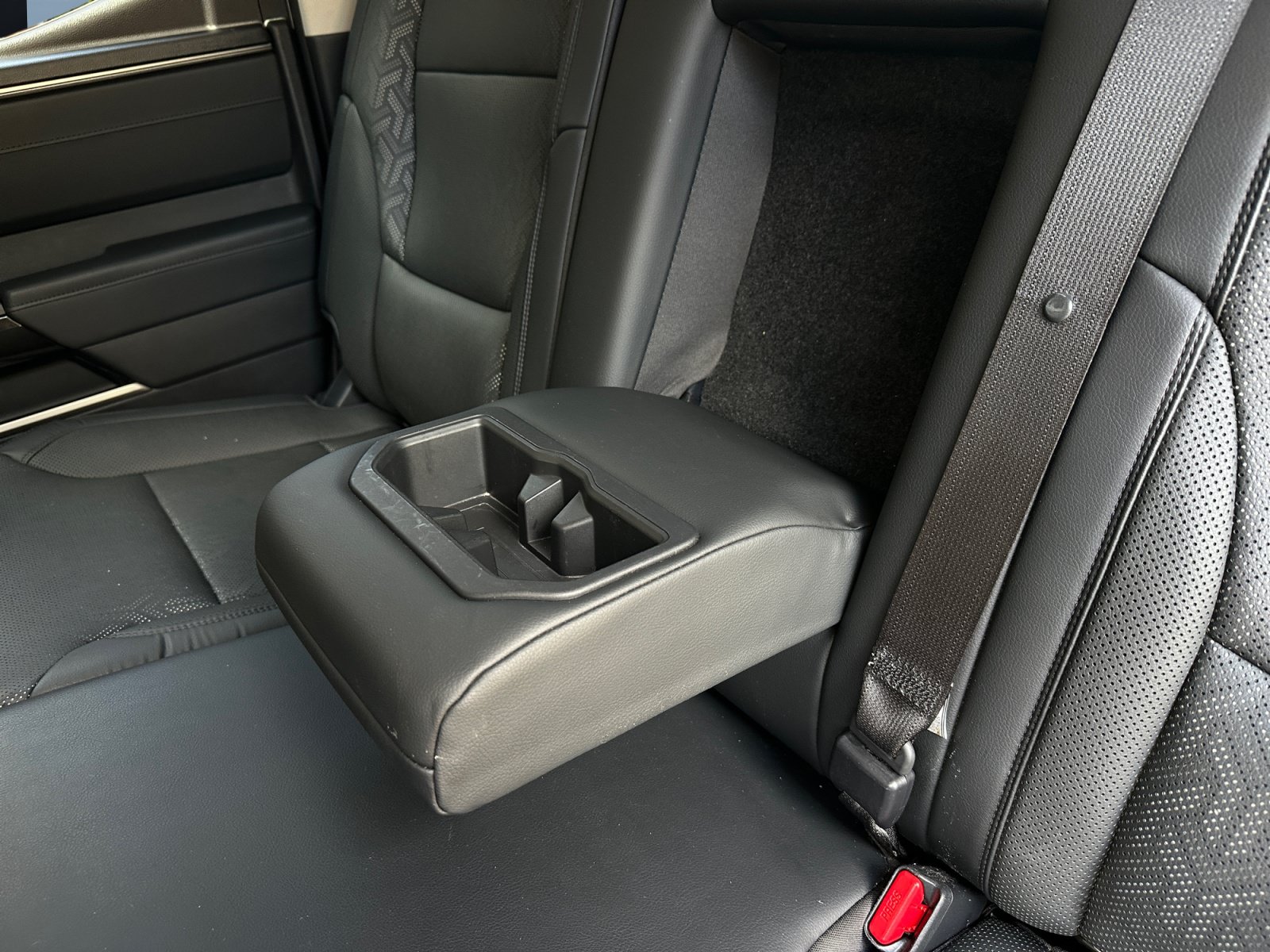 Used 2024 Toyota Tundra Limited AWD/4WD image 19