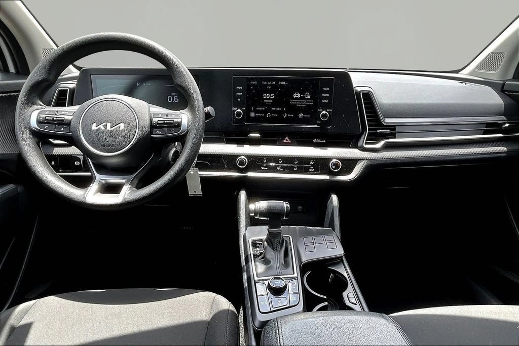 Used 2025 Kia Sportage LX FWD image 9