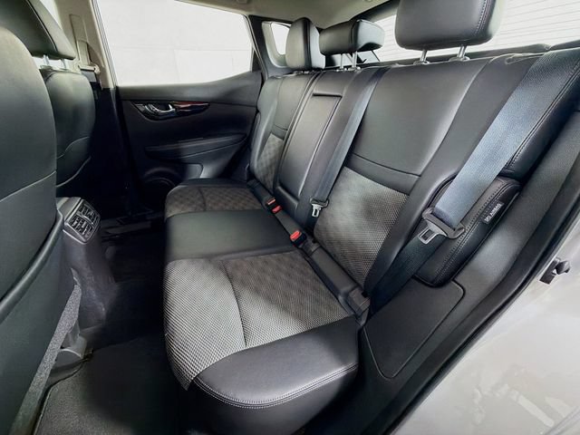 Certified 2022 Nissan Rogue Sport SV w/ Technology Package AWD/4WD image 30