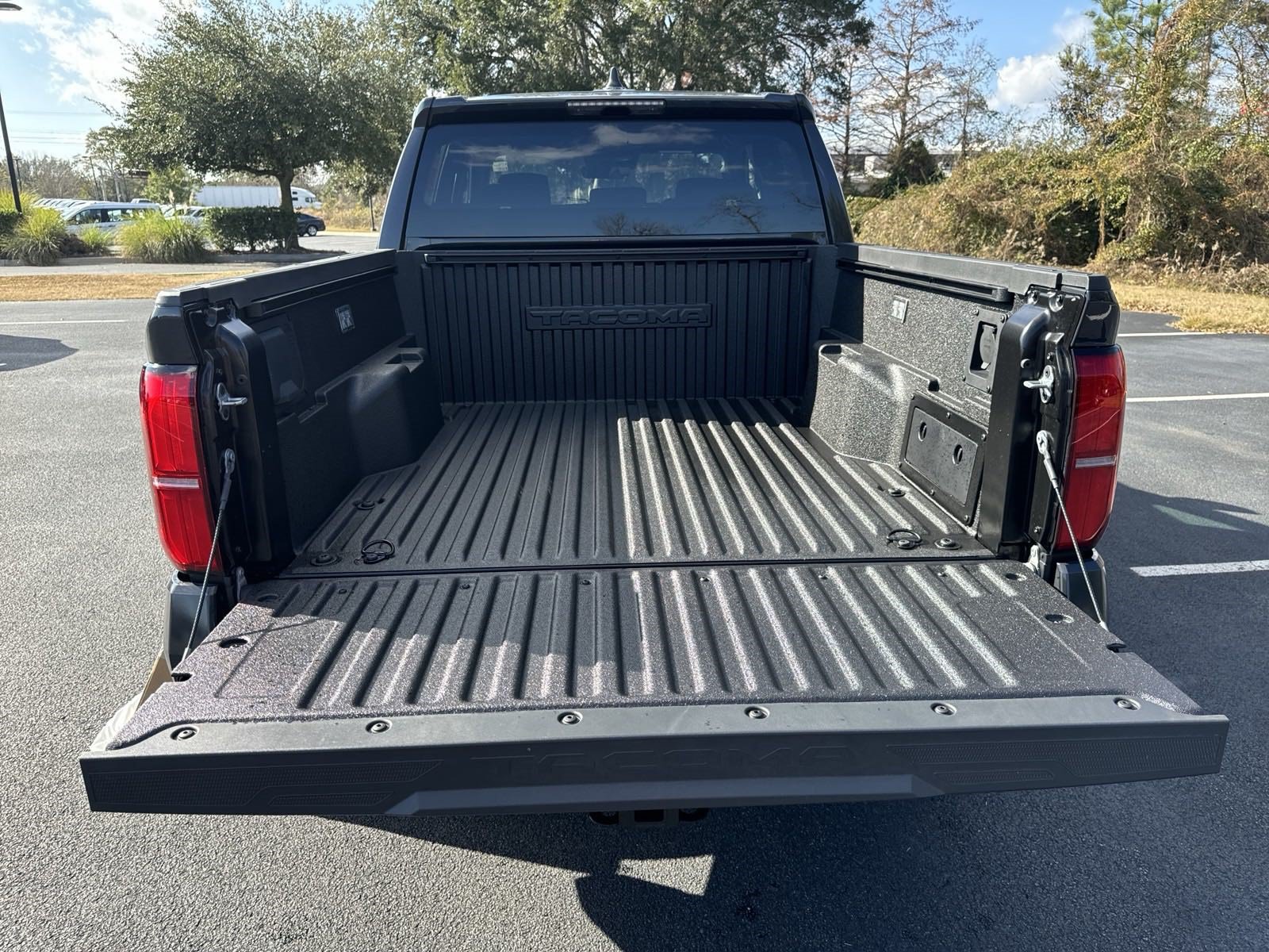 New 2024 Toyota Tacoma TRD Off-Road AWD/4WD image 39