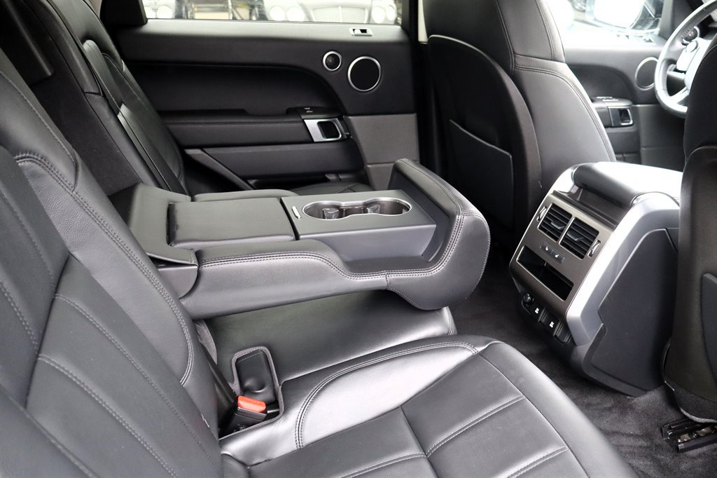 Used 2018 Land Rover Range Rover Sport SE AWD/4WD image 27