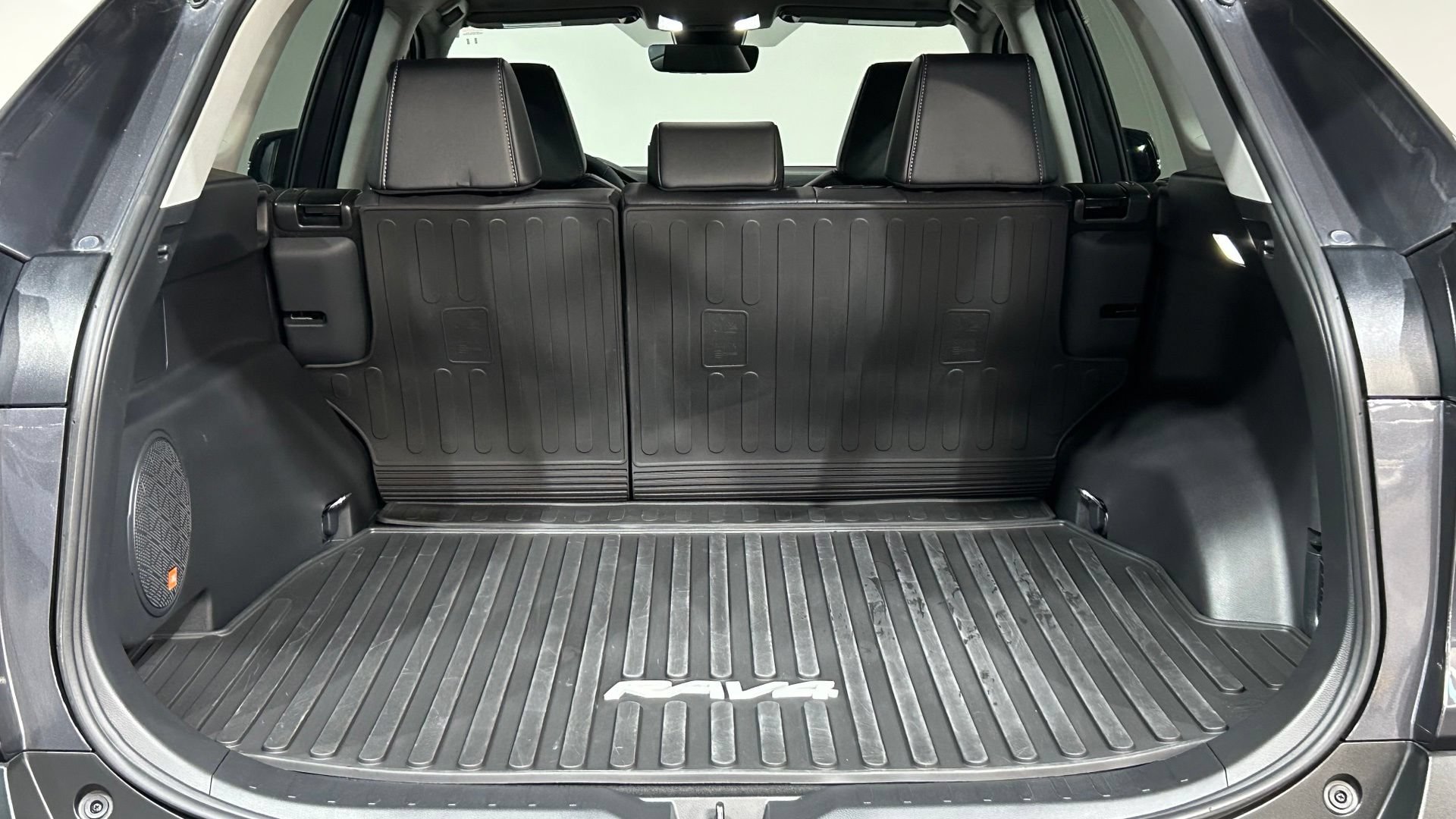 Used 2025 Toyota RAV4 Limited FWD image 37