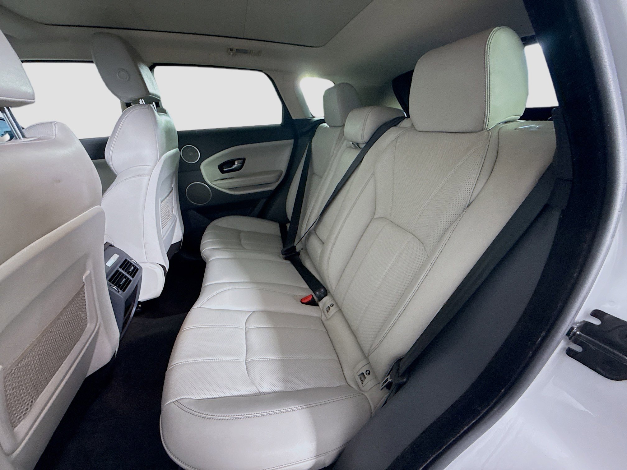 Used 2016 Land Rover Range Rover Evoque HSE image 25