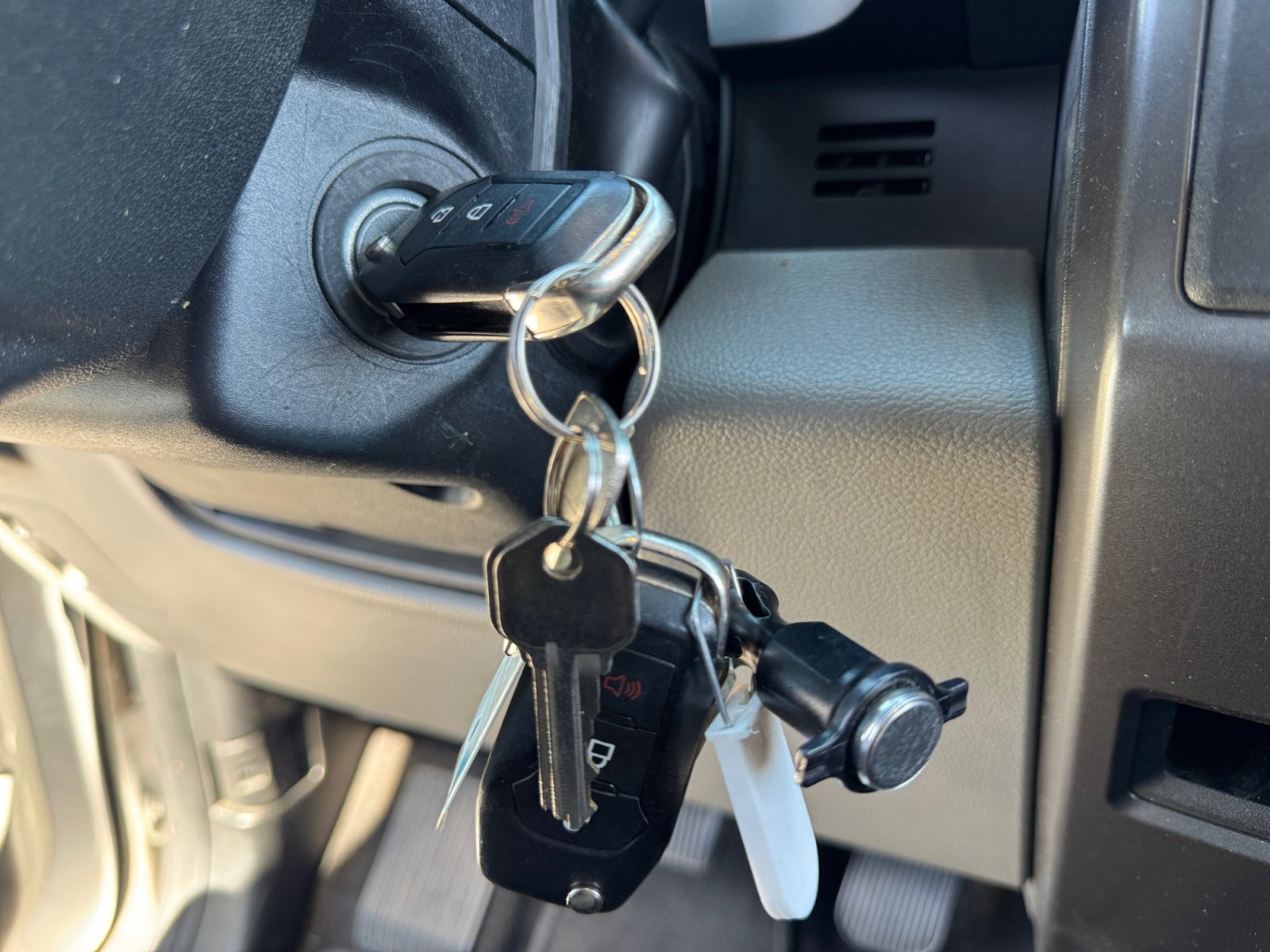 Used 2019 Ford F150 XLT image 25