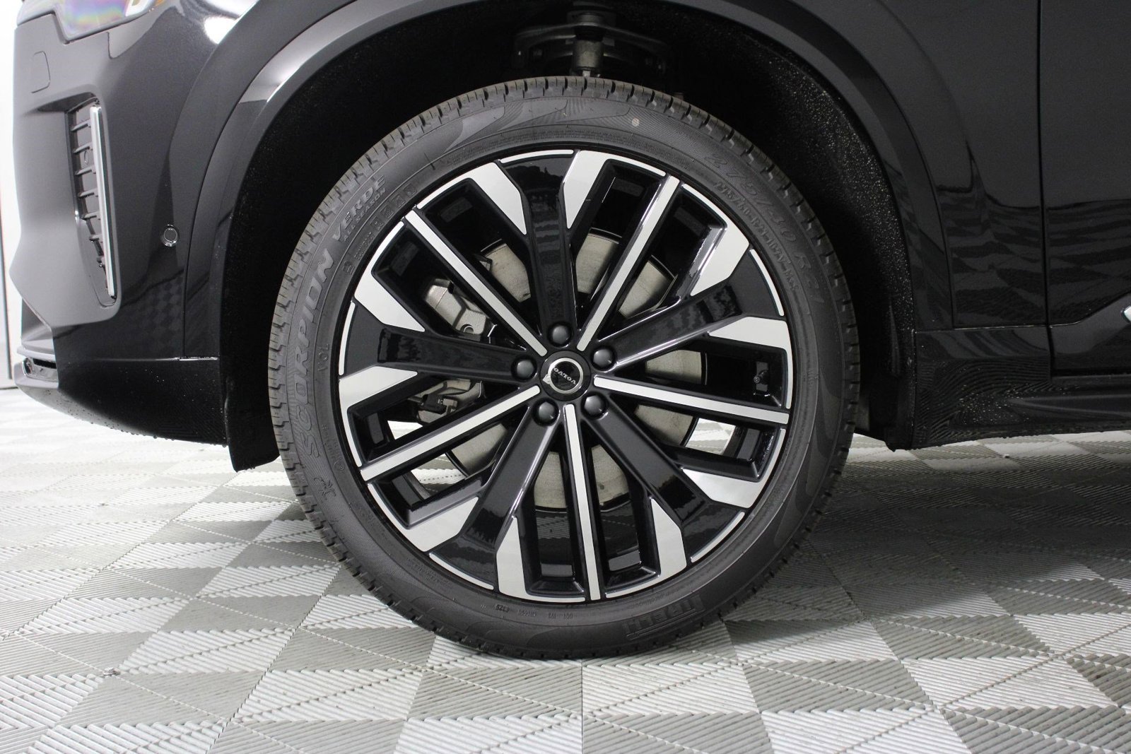 New 2026 Volvo XC90 T8 Plus AWD/4WD image 13