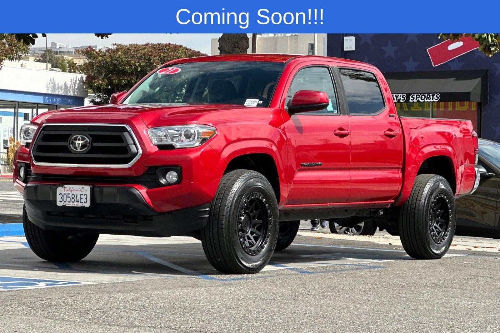 Used 2021 Toyota Tacoma SR5 w/ Blackout Package (TMS) image 8