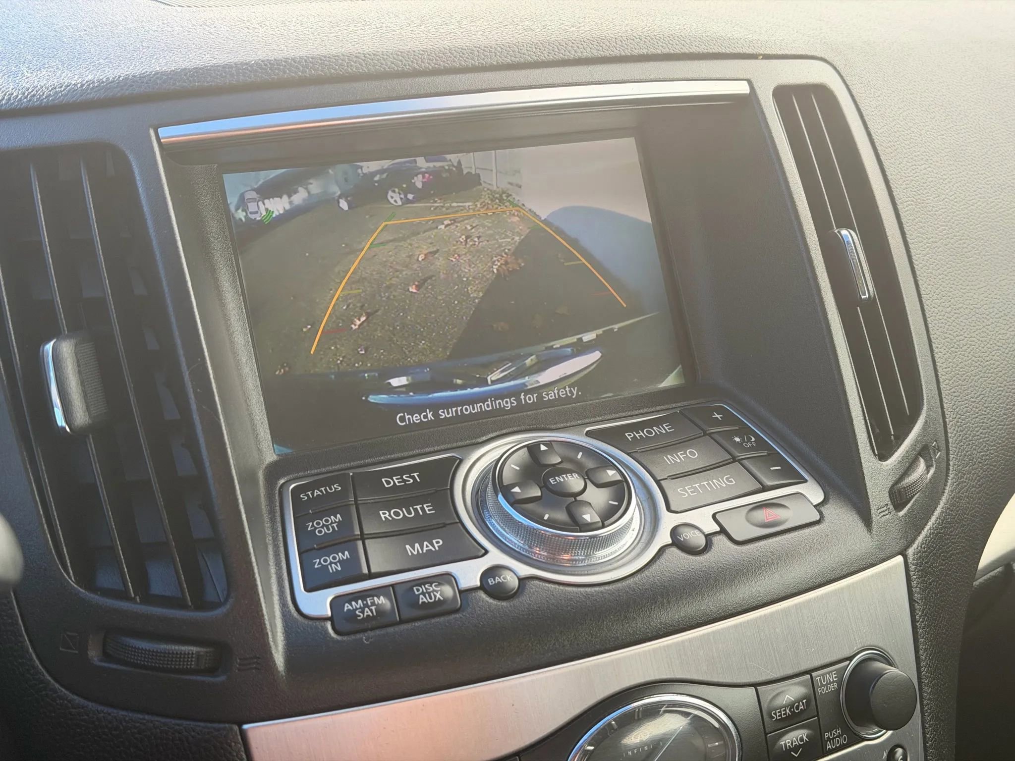 Used 2011 INFINITI G37 Journey w/ Premium Pkg image 11