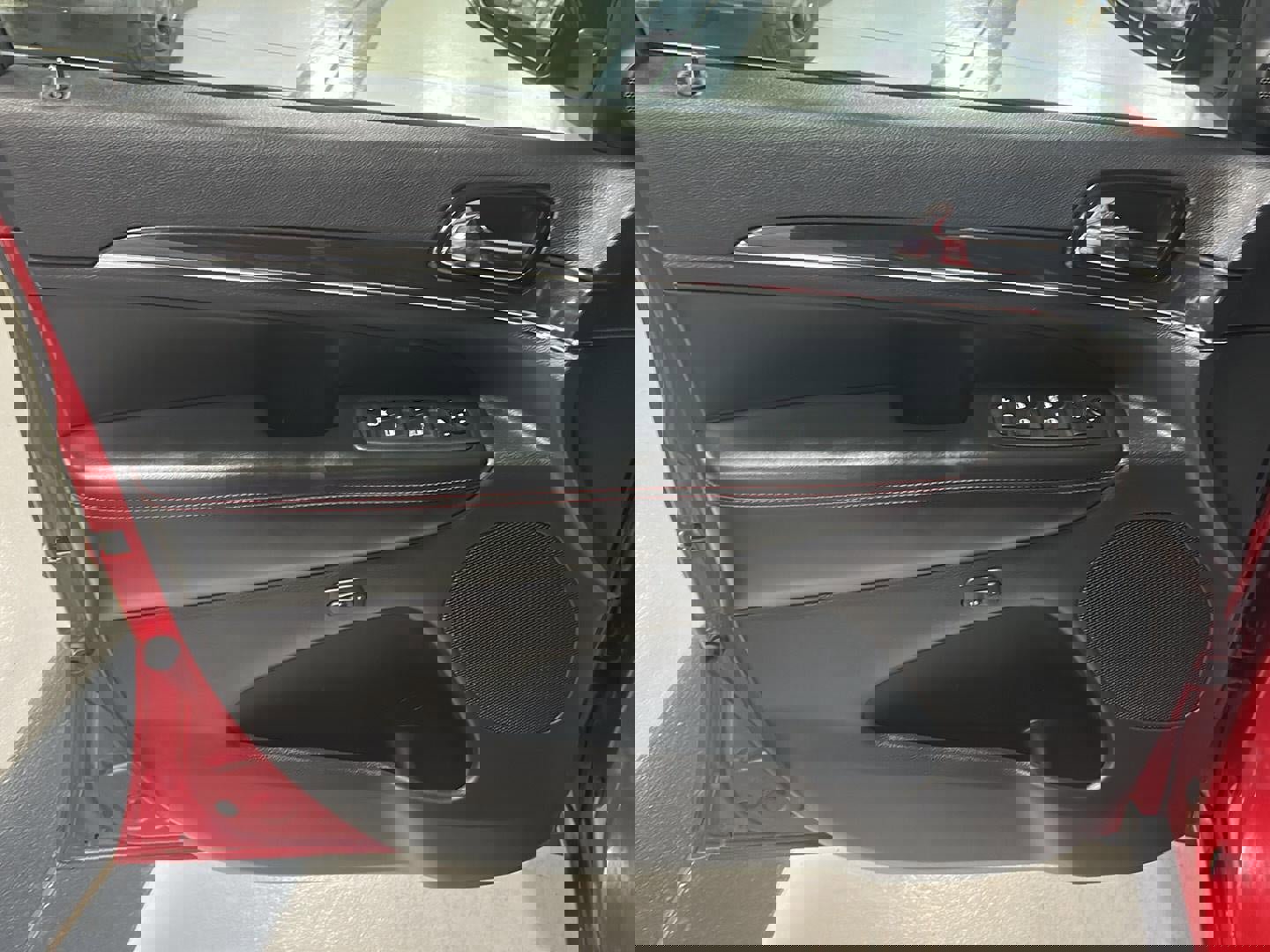 Used 2019 Jeep Grand Cherokee Trailhawk w/ Trailhawk Luxury Group image 15