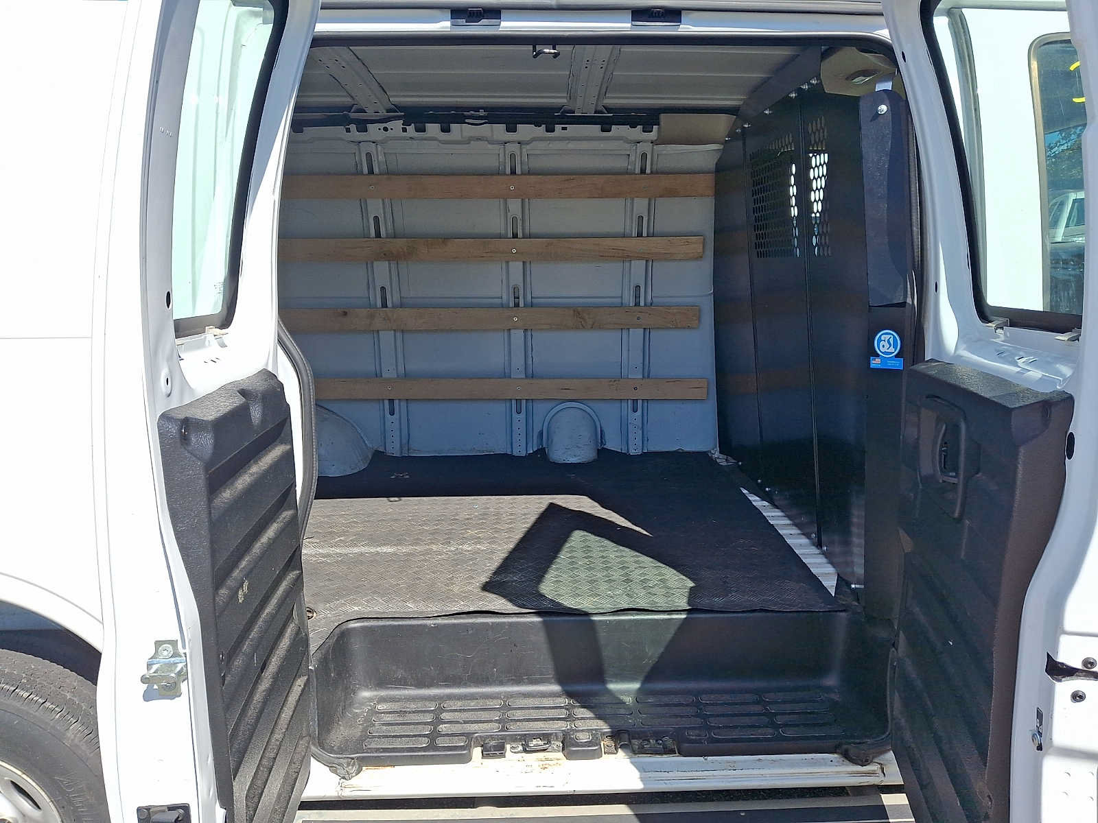 Used 2025 Chevrolet Express 2500 w/ Driver Convenience Package RWD image 10