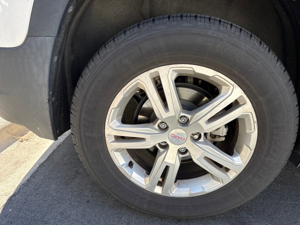 Used 2020 GMC Terrain SLE w/ Driver Convenience Package image 9