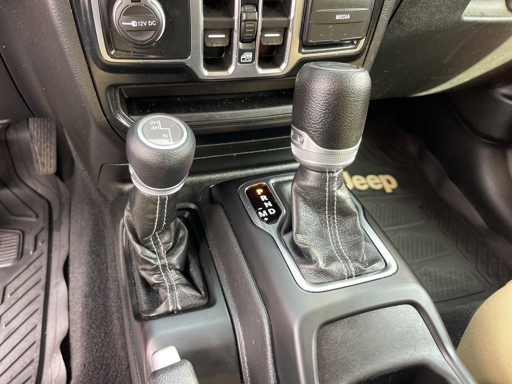 Used 2022 Jeep Wrangler Unlimited Sahara w/ LED Lighting Group image 15