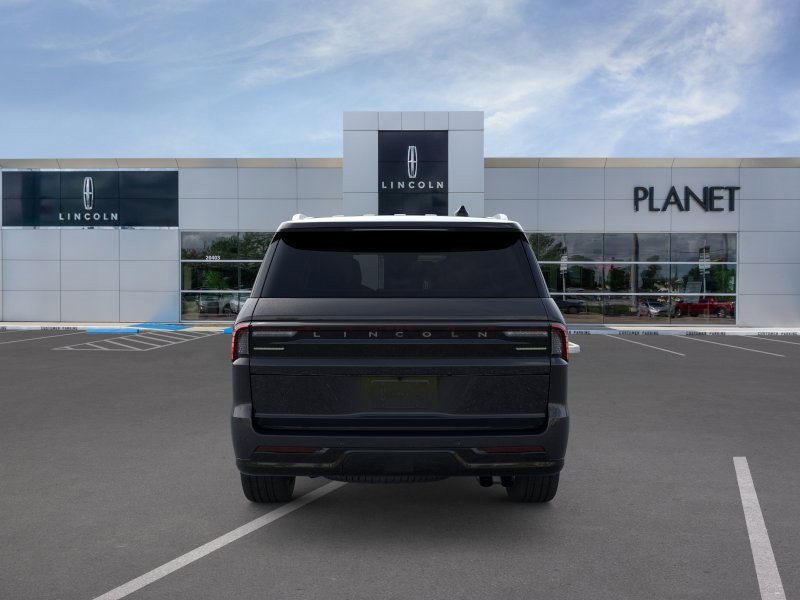 New 2025 Lincoln Navigator Reserve image 5