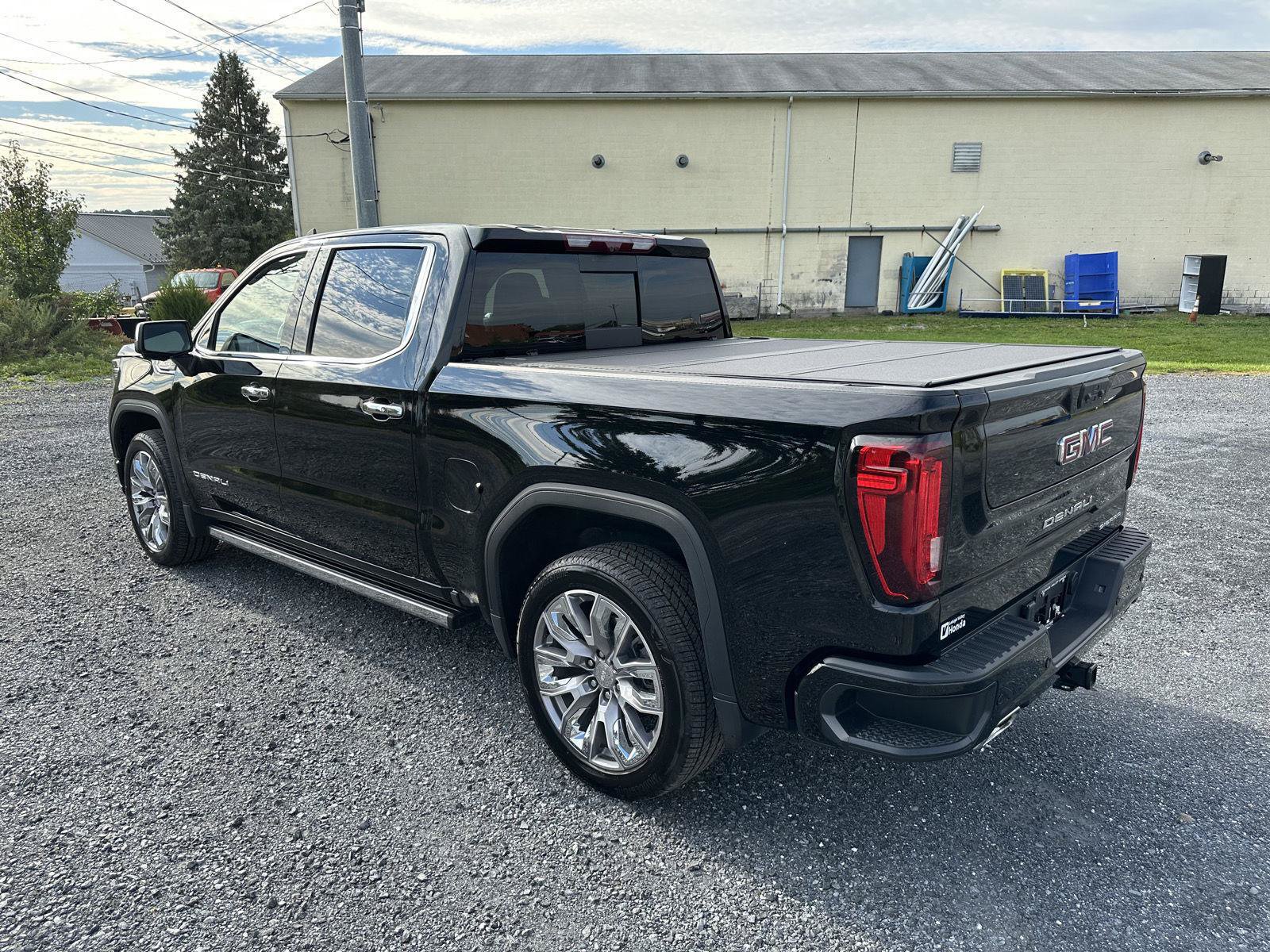 Used 2024 GMC Sierra 1500 Denali w/ Denali Reserve Package AWD/4WD image 5