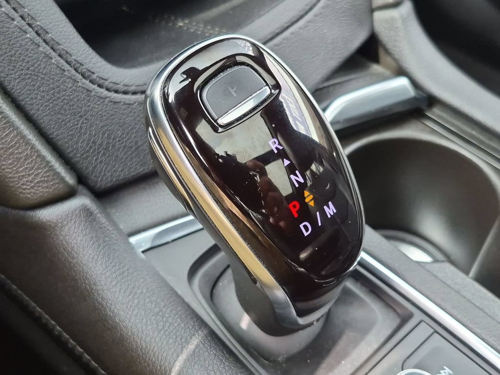 Certified 2024 Cadillac XT6 Premium Luxury w/ Technology Package FWD image 8