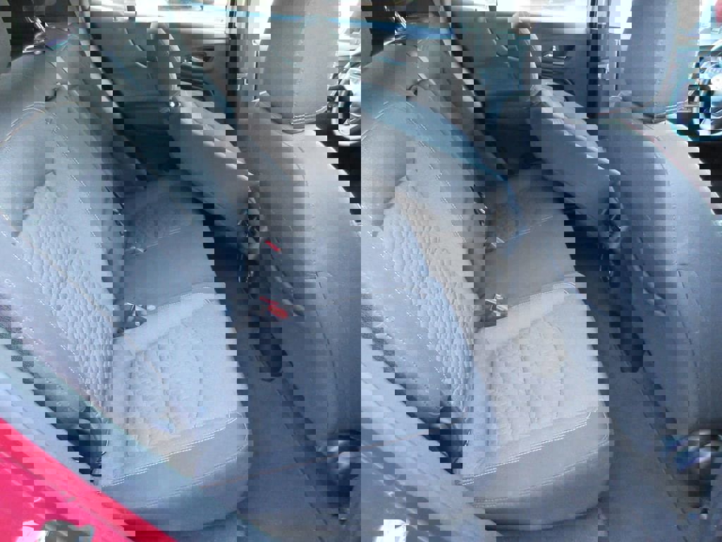 Used 2020 Chevrolet Equinox LT w/ LPO, Floor Liner Package image 17