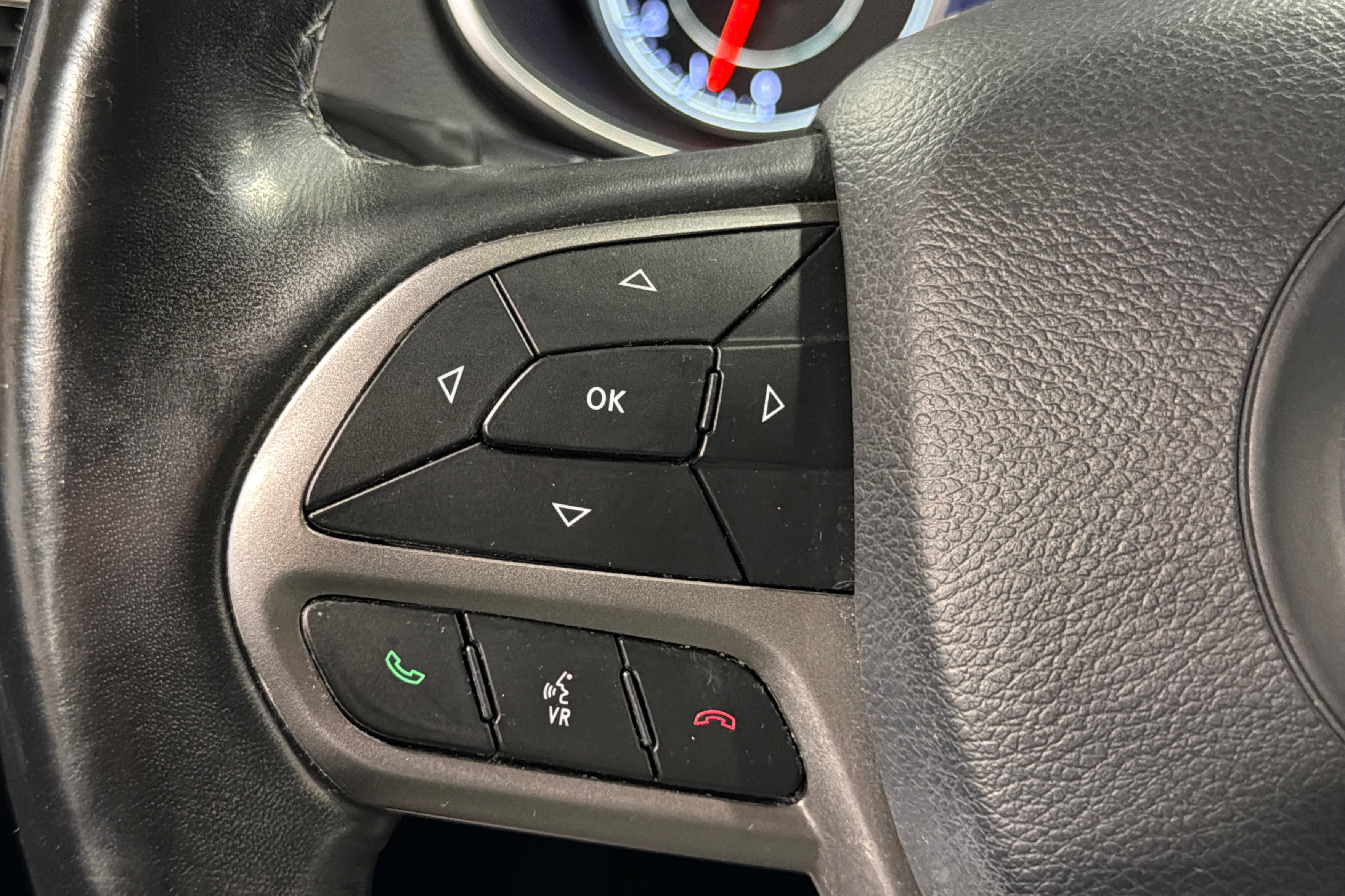 Used 2020 Jeep Cherokee Limited AWD/4WD image 24