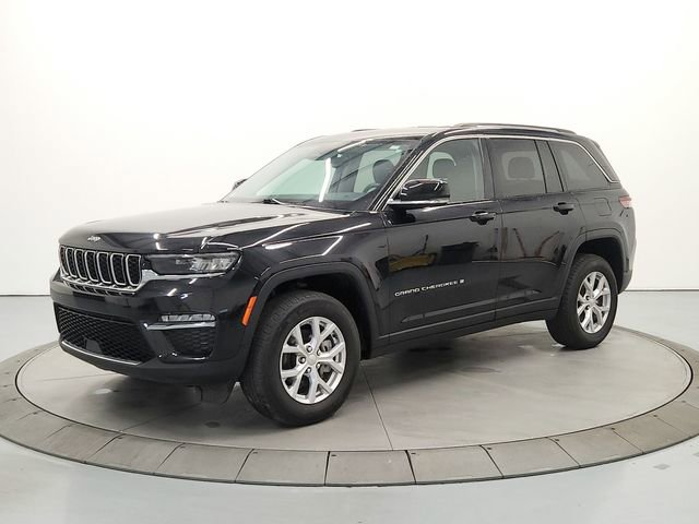 Used 2024 Jeep Grand Cherokee Limited RWD image 3