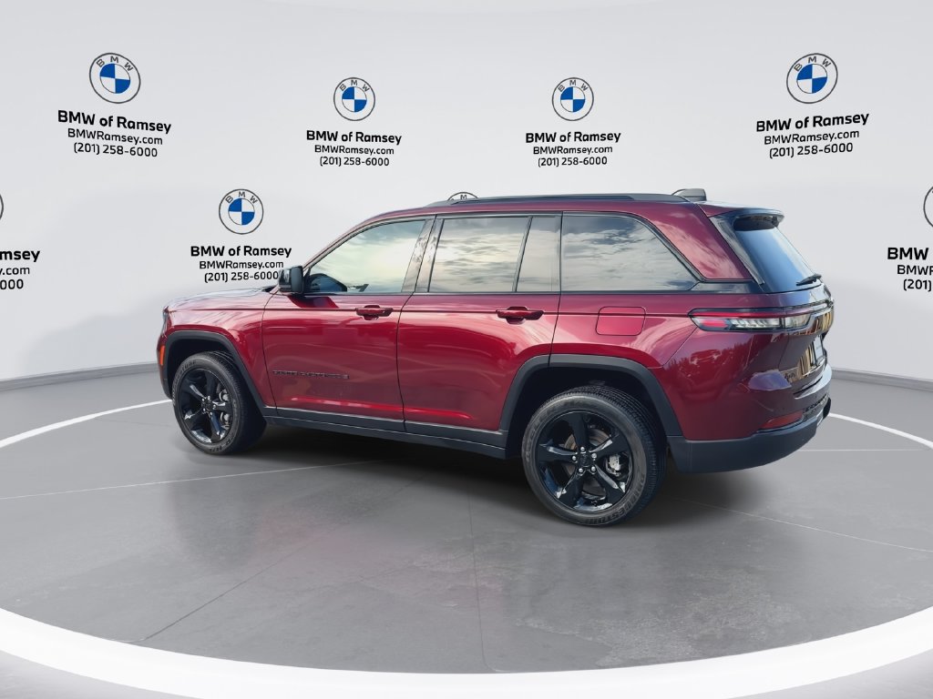 Used 2024 Jeep Grand Cherokee Altitude AWD/4WD image 6
