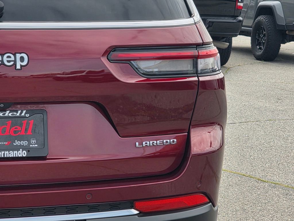 Used 2022 Jeep Grand Cherokee L Laredo w/ Luxury Tech Group I image 7