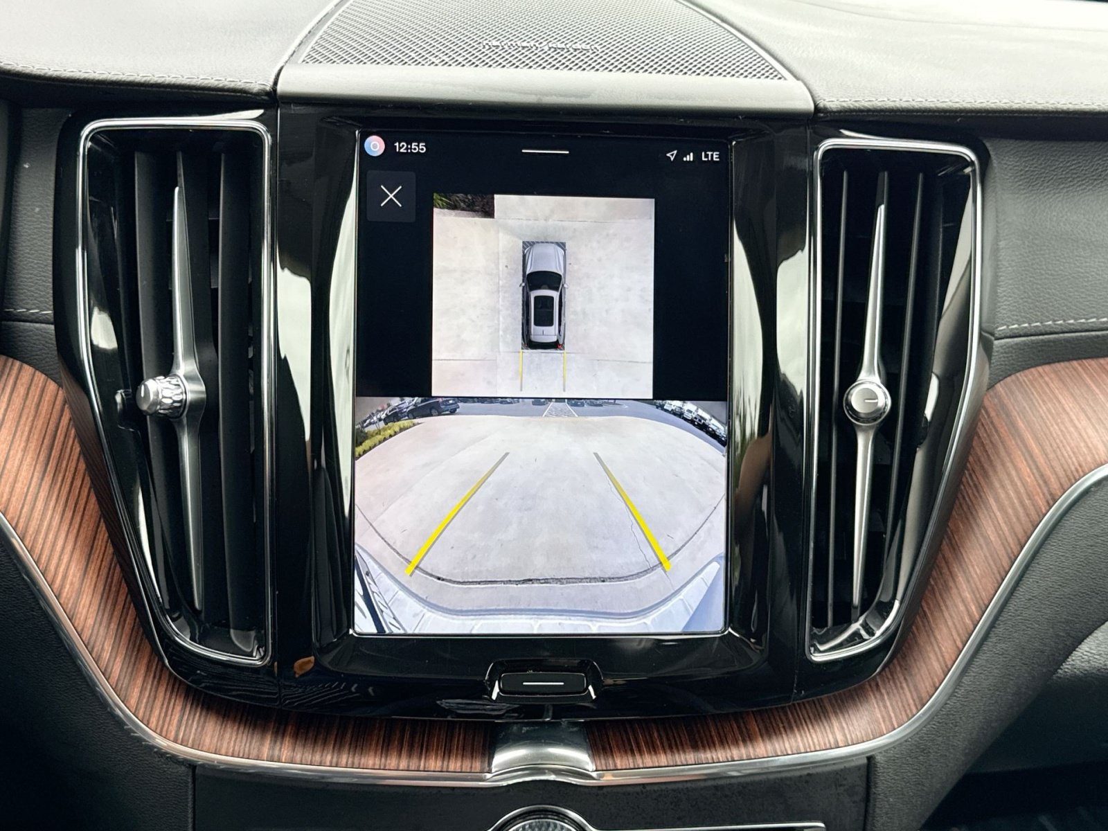 Certified 2024 Volvo XC60 B5 Ultimate w/ Protection Package Premier AWD/4WD image 19