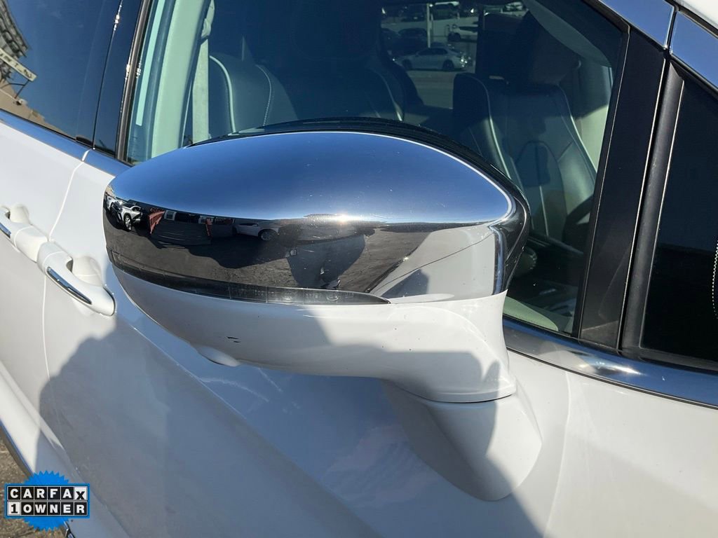 Used 2022 Chrysler Pacifica Limited w/ Uconnect Theater Family Group image 85