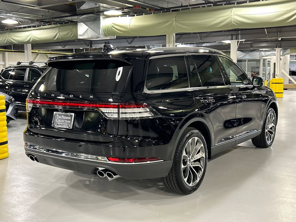Used 2026 Lincoln Aviator Reserve w/ Illumination Package image 2