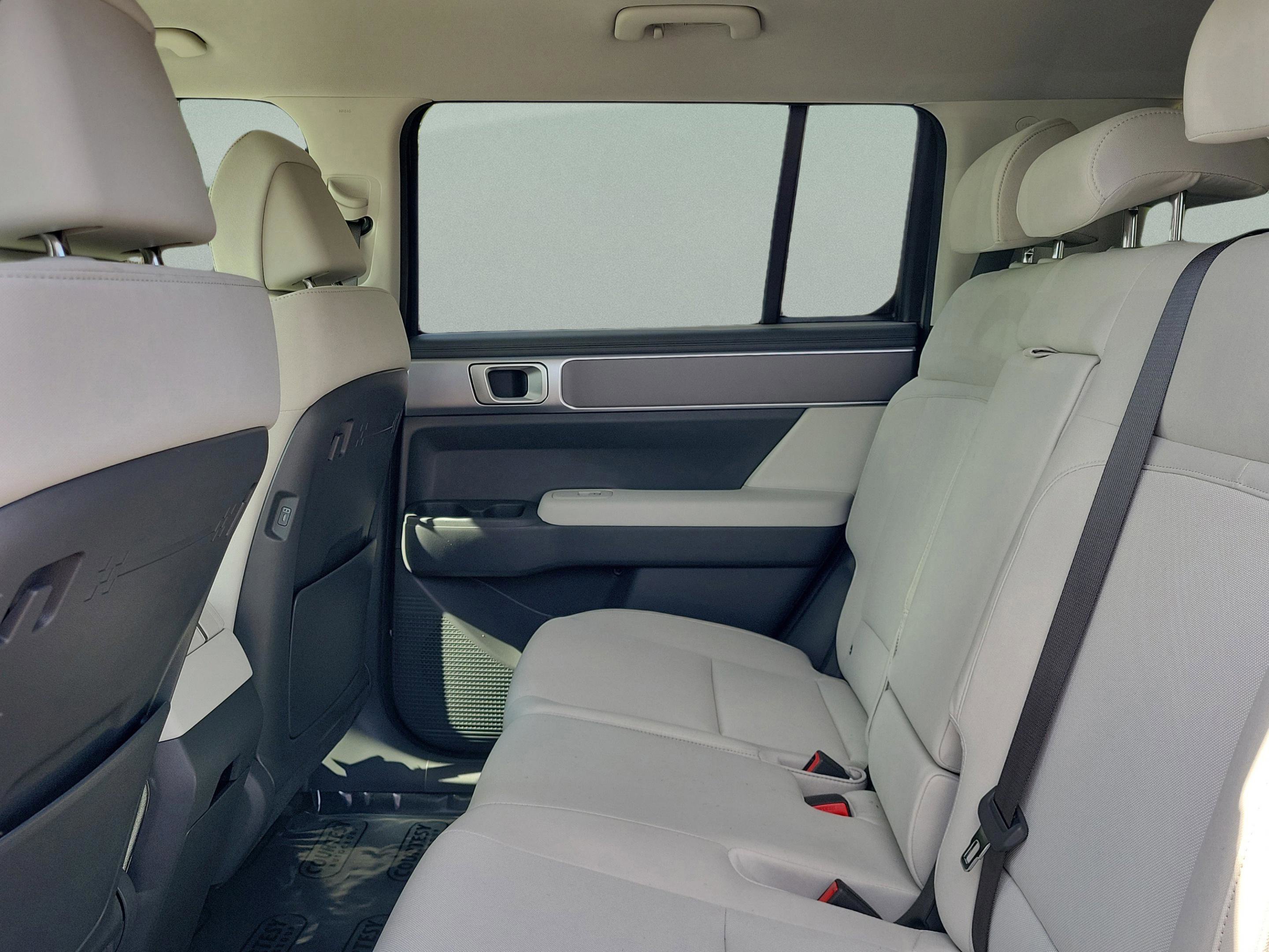 New 2026 Hyundai Santa Fe SE image 8