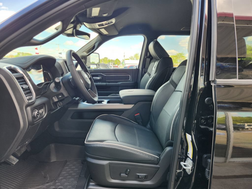 New 2026 RAM 2500 Laramie AWD/4WD image 22