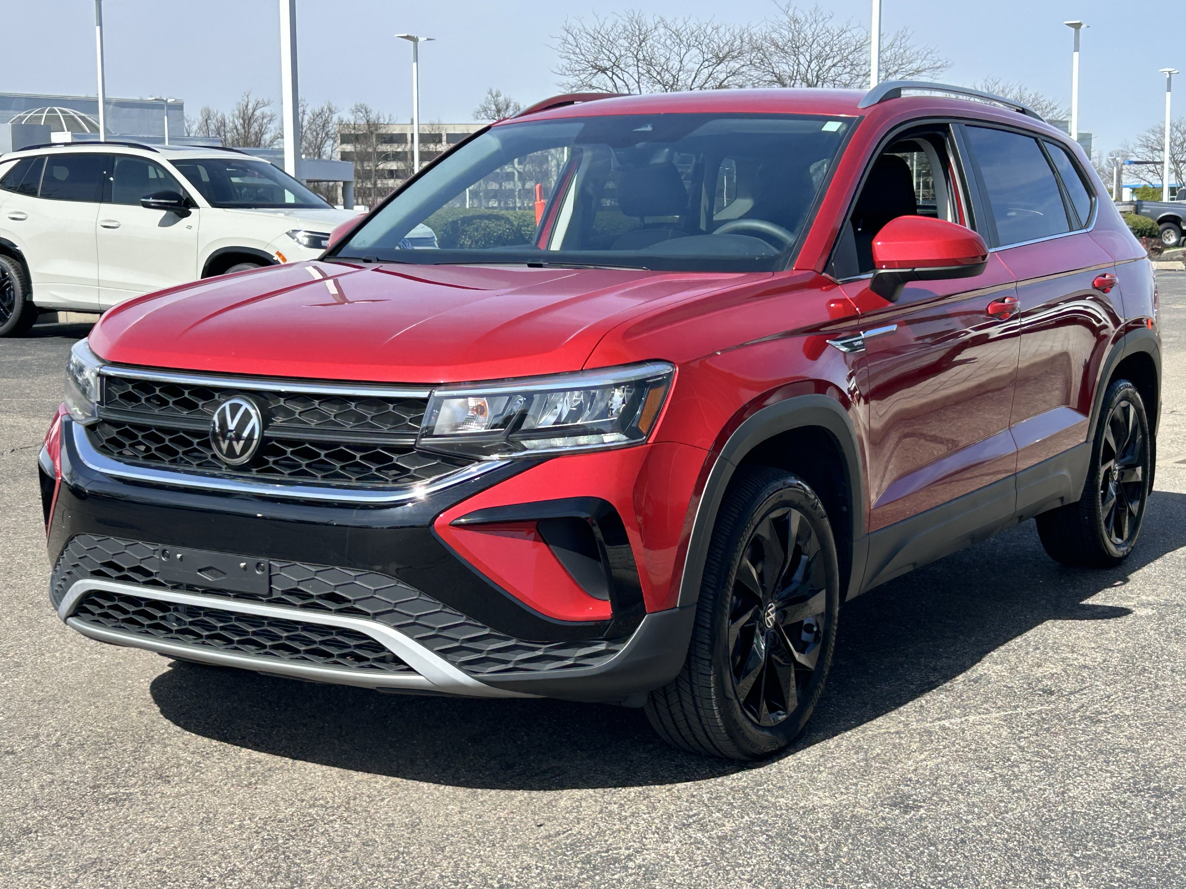 Certified 2023 Volkswagen Taos SE w/ Black Wheel Package image 3