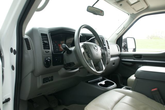 Used 2019 Nissan NV 3500 SL RWD image 13