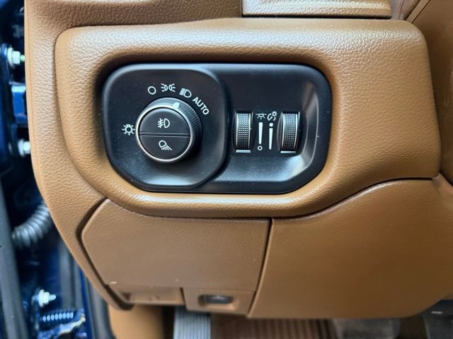 Used 2022 RAM 3500 Laramie AWD/4WD image 16