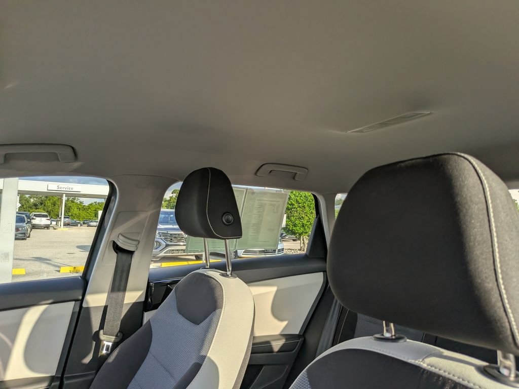 Certified 2025 Volkswagen Taos S FWD image 17
