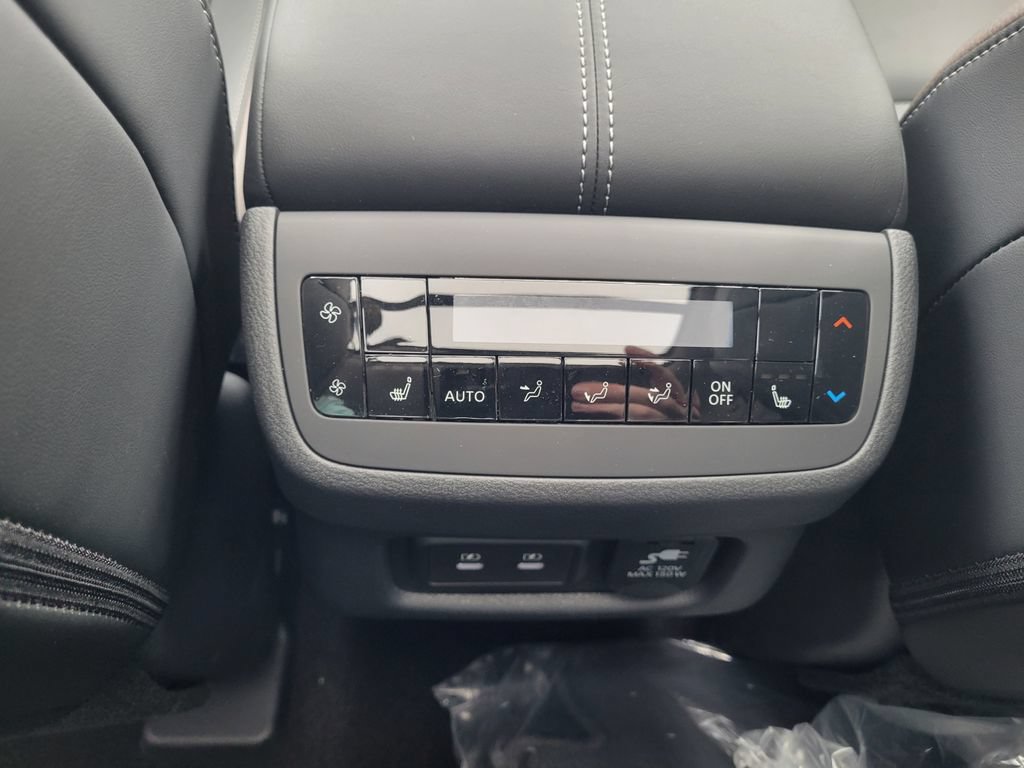 New 2026 Nissan Pathfinder Platinum AWD/4WD image 35