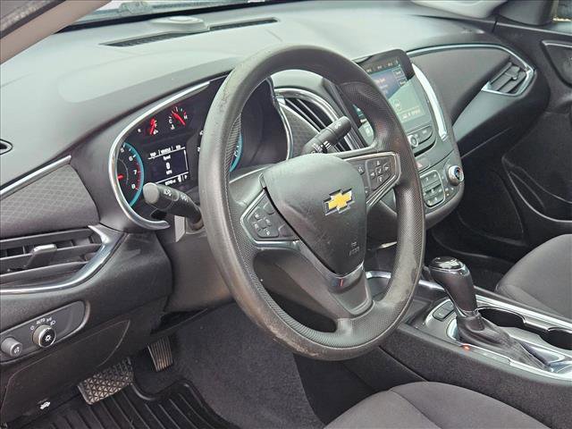 Used 2019 Chevrolet Malibu LT w/ Driver Confidence Package image 9